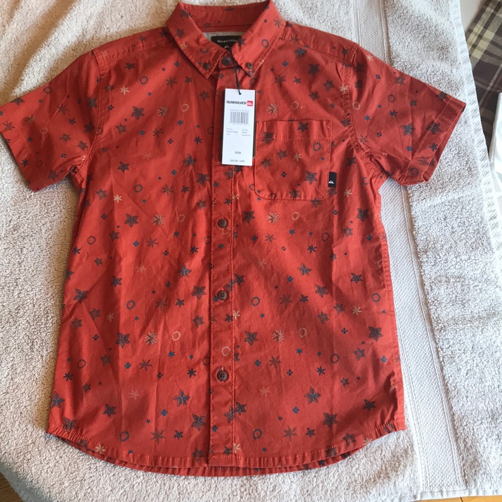 QuikSilver Boys Button Down Shirt. NWT